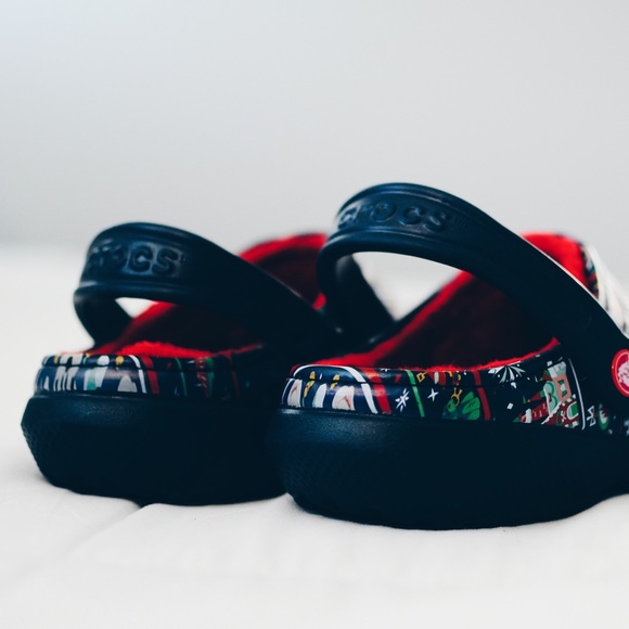 Disney Crocs - Picture 7 of 7